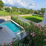 With Pool Casa Bianca Διαμέρισμα Matohanci