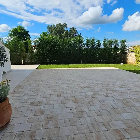 With Pool Casa Bianca Apartman *