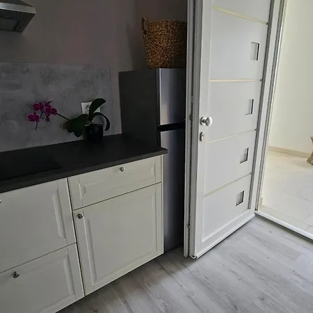 Lejlighed With Pool Casa Bianca *