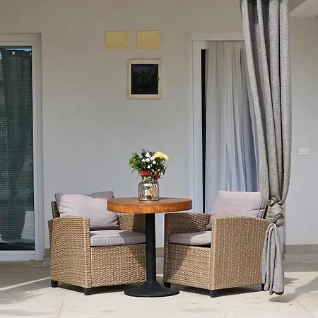 With Pool Casa Bianca