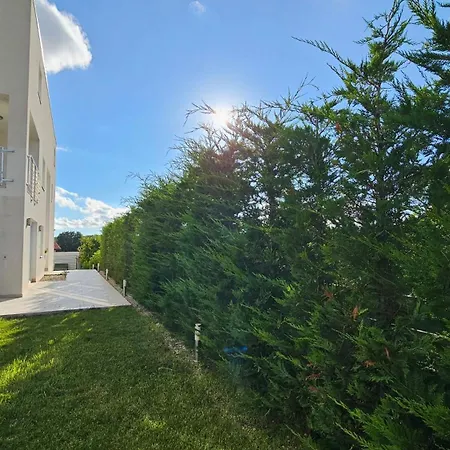 Apartman With Pool Casa Bianca