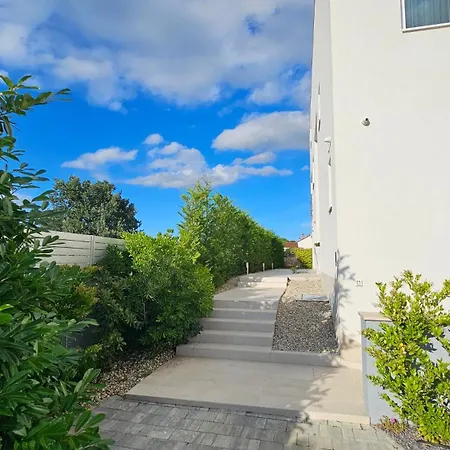 With Pool Casa Bianca Apartman *