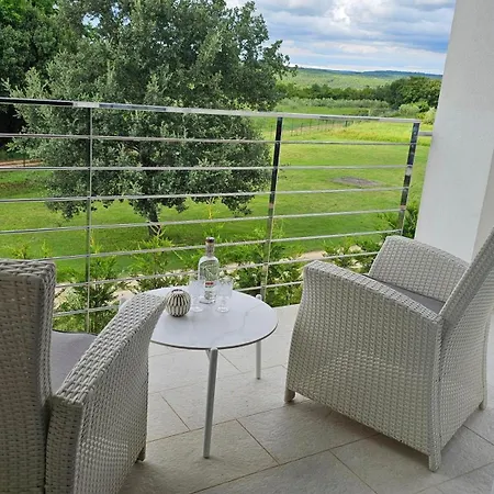 With Pool Casa Bianca