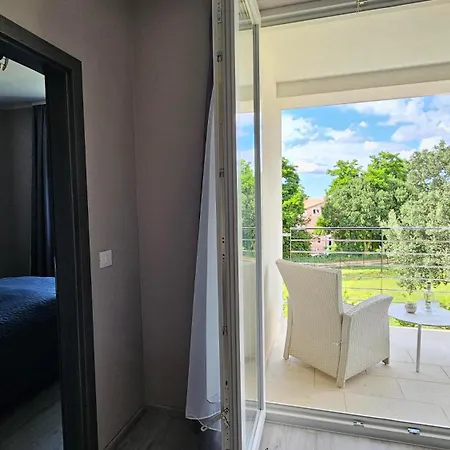 With Pool Casa Bianca Lejlighed