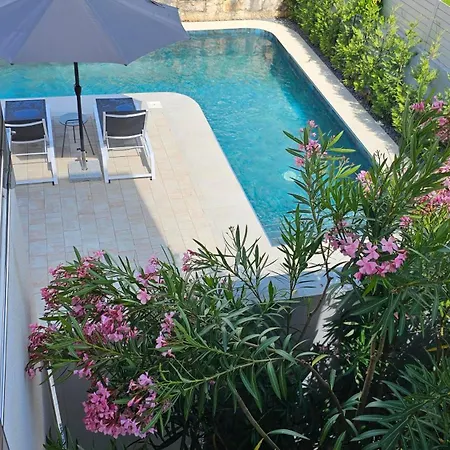 With Pool Casa Bianca Apartment
