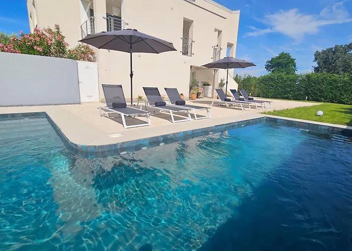 With Pool Casa Bianca Daire