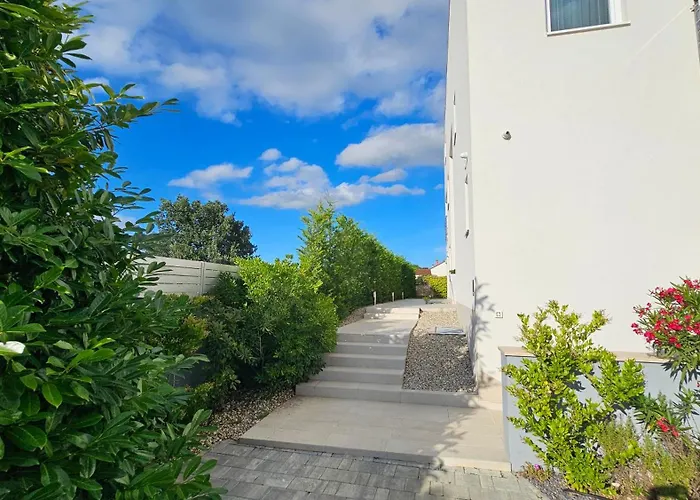 With Pool Casa Bianca Apartman *