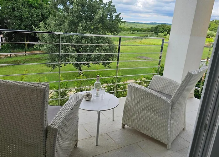 With Pool Casa Bianca