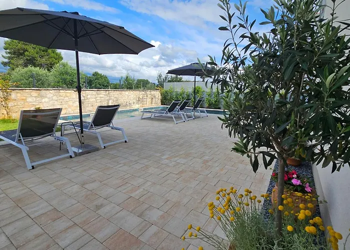 With Pool Casa Bianca * Matohanci